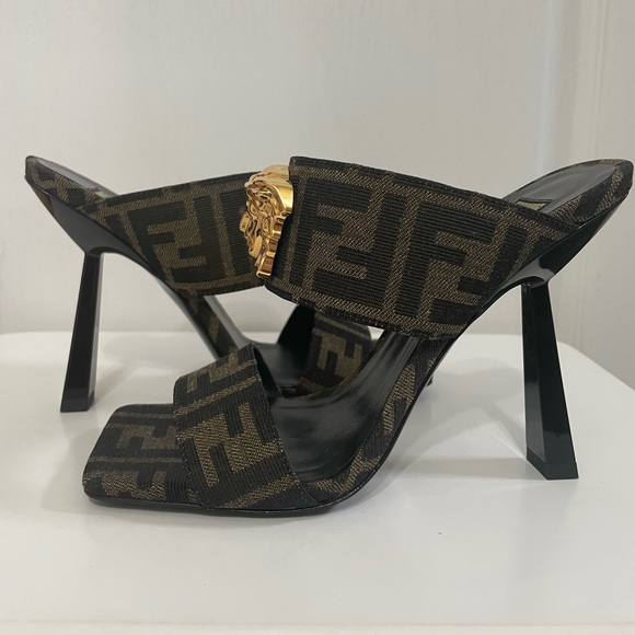 BNIB AUTHENTIC FENDIxVERSACE collab double strap mules in size 36- FENDACE - Picture 7 of 7